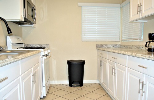Logan Heights Apartamento | Apt #6, 2 bedroom / 1 bathroom, 8 min to Downtown!