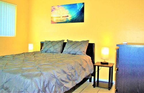 Logan Heights Apartamento | Apt #7, 2 bedroom / 1 bathroom, 8 min to Downtown!