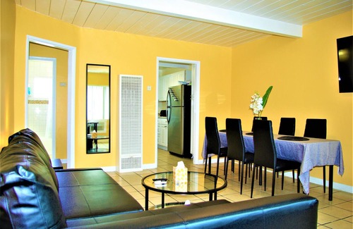 Logan Heights Apartamento | Apt #7, 2 bedroom / 1 bathroom, 8 min to Downtown!