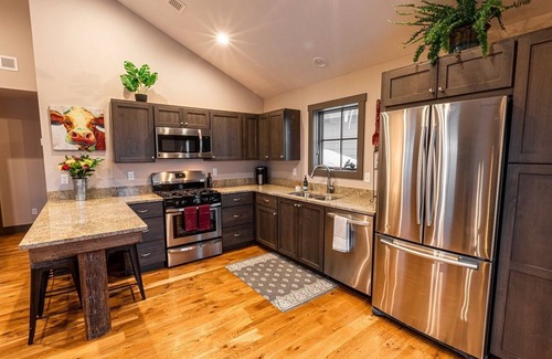 Gunnison Apartamento | Apt. 7703' - In-town livin', few blocks from downtown shops & restaurants