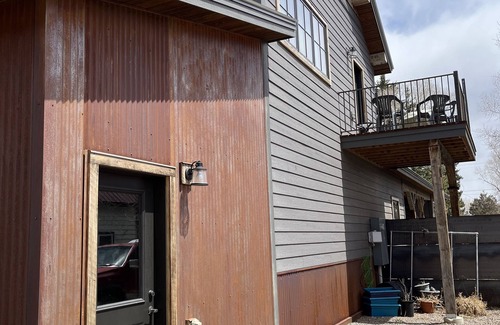 Gunnison Apartamento | Apt. 7703' - In-town livin', few blocks from downtown shops & restaurants