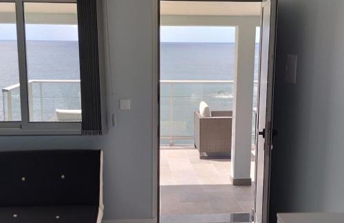 Prazeres Apartamento | Apt 'A Gaioa' in 'The Cliff Coast Accomodation'