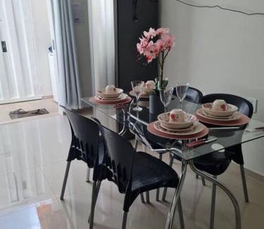Edgar Pereira Apartamento | Apt C com 2 quarto com ar e garagem