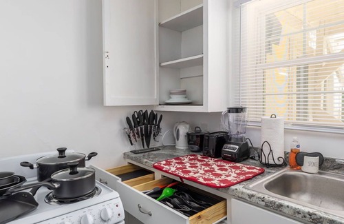 Greensboro Apartamento | Apt. C is Perfect for long term stays!