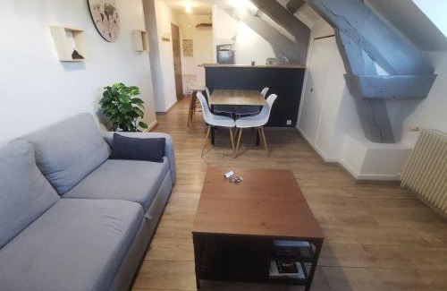 Saint-Hilaire-du-Harcouet Apartamento | apt cozy refait à neuf à 5min du centre ville
