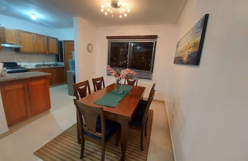 Mendoza Apartamento | Apto en 2do piso de residencial cerrado en aut. San isidro