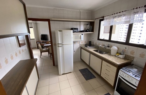 Vila Alzira Apartamento | Apt in Guaruja, 3 min walk from Asturias beach
