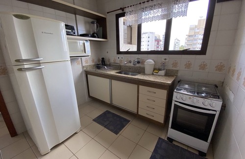 Vila Alzira Apartamento | Apt in Guaruja, 3 min walk from Asturias beach