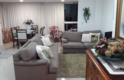 Castelo Branco Apartamento | Apto en ITAPEMA, Meia Praia, 8 personas, 3 garajes