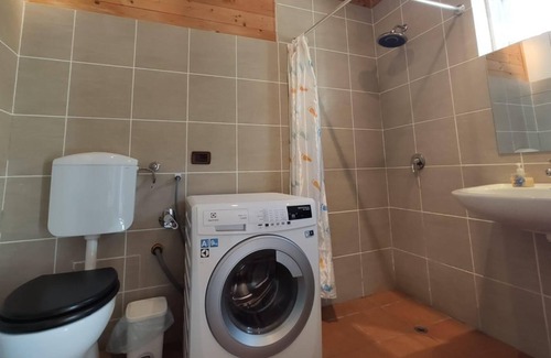 Madonna Dei Fornelli Otro | casa de apartamentos en la madera "casa de madera de 1" con piscina, sauna y jardín