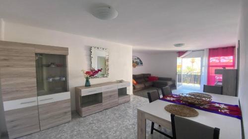 Vueltas Apartamento | Apt ManRey 2B - Zafiro