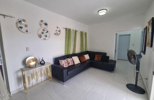 Higuey Apartamento | Apt moderno con balcón en área tranquila