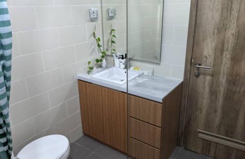 Ragunan Apartamento | Apt Pejaten Park 1 BR Sage Smart TV, Netflix, Prime, Youtube