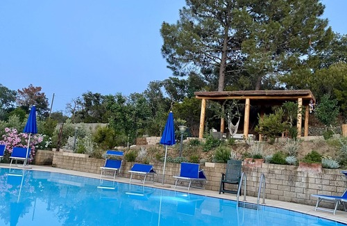 Naregno Apartamento | 5 apartamentos de dos y tres habitaciones (de 4 a 7 camas) con piscina privada cerca de la playa