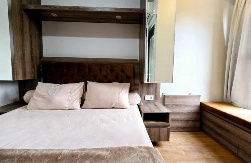 Ciputat Apartamento | Apt Transpark Bintaro Studio with Pool by Damaresa