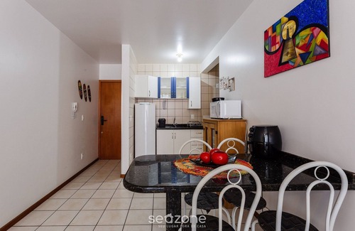 Canasvieiras Apartamento | Apt w Barbecue 350m fr Canasvieiras Beach Aal0204