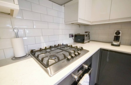 Finchley Church End Apartamento | Apt w/ Garden Oasis in Finchley