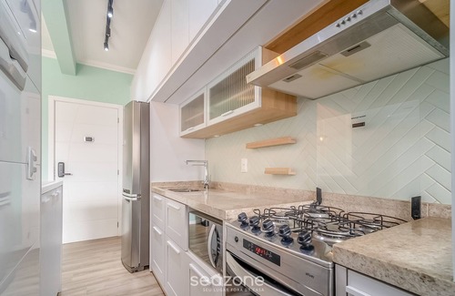 Ingleses Centro Apartamento | Apt w/Gourmet Balcony 800m From the Beach Cbe0201