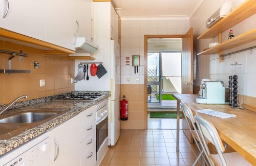 Beato Apartamento | ¡Apt con impresionantes vistas al río y azotea privada!