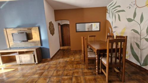 Parque Enseada Apartamento | Apto amplo, arejado e mobiliado na Praia da Enseada-Guarujá