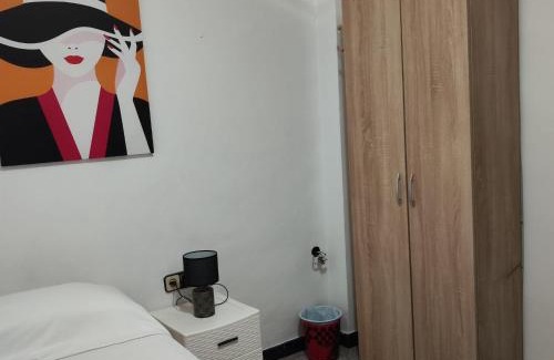 Santa Coloma de Gramenet Casa | Apto Barcelona C R