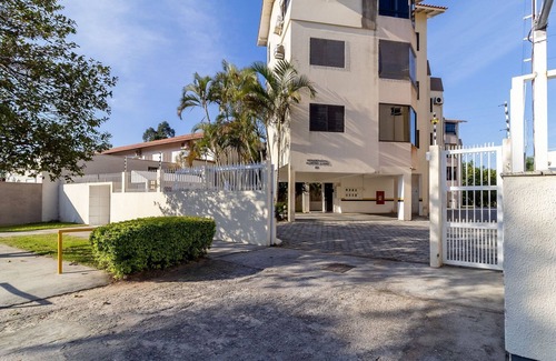 Ingleses Norte Apartamento | Apto c/ Churrasq 650m da Praia QTIB0301