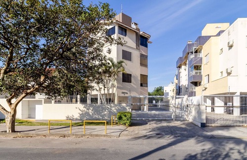 Ingleses Norte Apartamento | Apto c/ Churrasq 650m da Praia QTIB0301