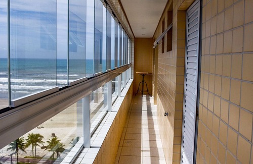Jardim Imperador Apartamento | Apto c Wi-Fi a beira-mar na Praia Jardim Real/SP
