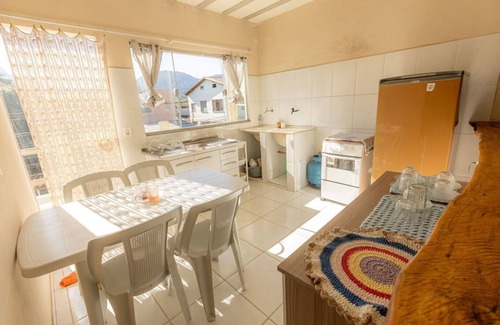 Pereque Apartamento | Apto c/Wi-fi, garagem e vista das montanhas