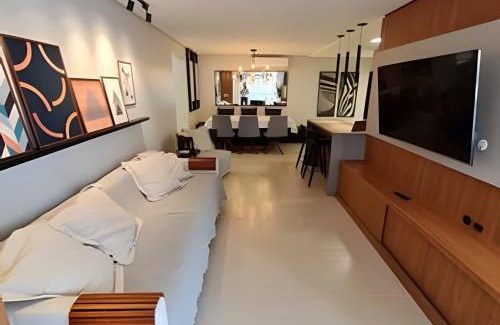 Torres Apartamento | Apto centro de Torres-RS - 02 quartos - Ar condicionado sala e suíte - Churrasqueira - Menos de 450mts do mar - Garagem para 01 carro - Aceita Pet
