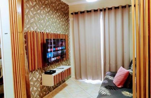 Mirim Apartamento | Apto Com Sacada e Ar Condicionado a 2 minutos da Praia