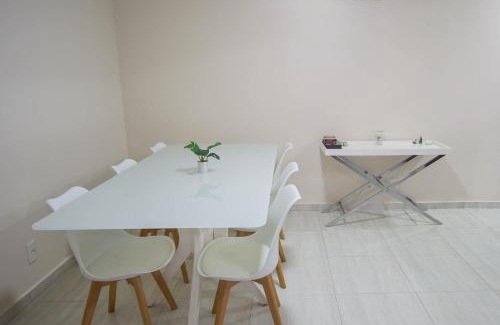 Jardim Tejereba Apartamento | Apto completo com wi-fi, ar-cond a 200m da praia