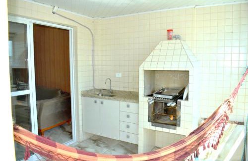 Guilhermina Apartamento | Apto Confortável e Reformado a 200m da Praia da Guilhermina - 2 Vagas, WiFi e Roupas de Cama Inclusas!