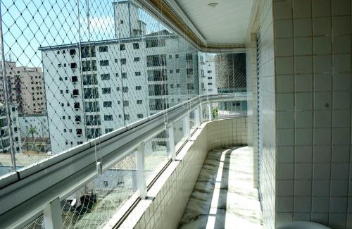 Guilhermina Apartamento | Apto Confortável e Reformado a 200m da Praia da Guilhermina - 2 Vagas, WiFi e Roupas de Cama Inclusas!