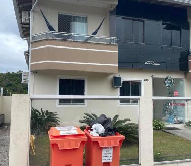 Ingleses Sul Apartamento | Apto de 2 dorm. a 400m do mar.