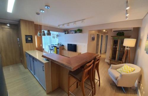 Itacolomi Apartamento | Apto de alto padrão/luxo em home club pé na areia com vista mar.