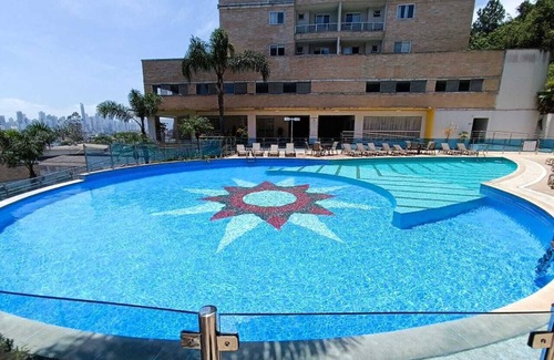Tabuleiro Apartamento | Apto em Camboriú com Piscina e ar Condicionado