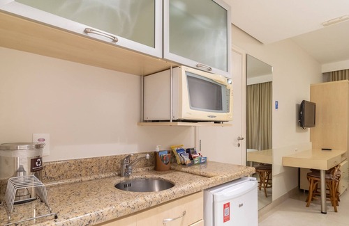 Jurere Apartamento | Apto em Resort pé na areia JBV