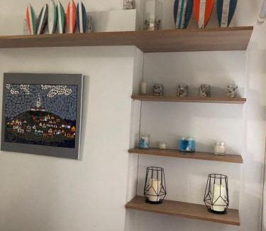Aparecida Apartamento | Apto em Santos com AR e Wi-Fi na rua da praia