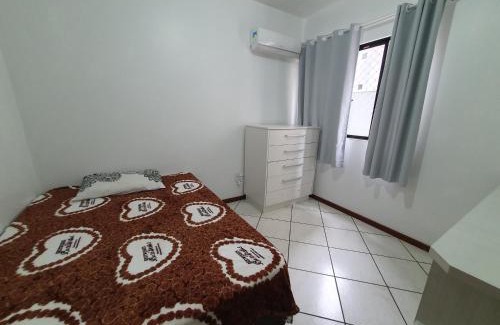 Andorinha Apartamento | Apto Itapema 130m do mar com roupa de cama e toalhas
