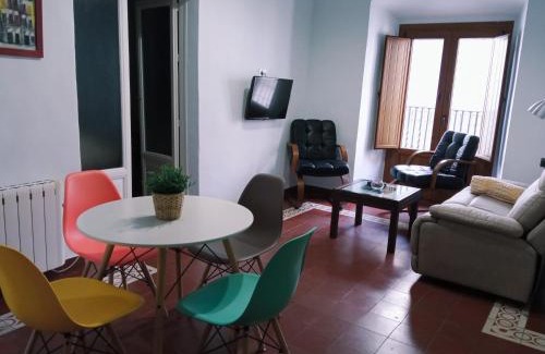 Distrito Centro-Casco-Antiguo Apartamento | Apto La Almena 2 junto a Plaza Mayor,2 habitaciones,parking gratuito