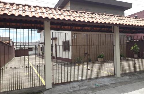 Centro Apartamento | Apto no Centro de Bertioga, próx a Praia da Enseada e da Balsa com acesso a Prainha Branca, Acomoda até 6 pessoas