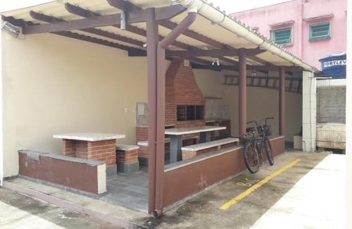 Centro Apartamento | Apto no Centro de Bertioga, próx a Praia da Enseada e da Balsa com acesso a Prainha Branca, Acomoda até 6 pessoas