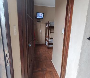 Centro Apartamento | Apto no Centro de Bertioga, próx a Praia da Enseada e da Balsa com acesso a Prainha Branca, Acomoda até 6 pessoas