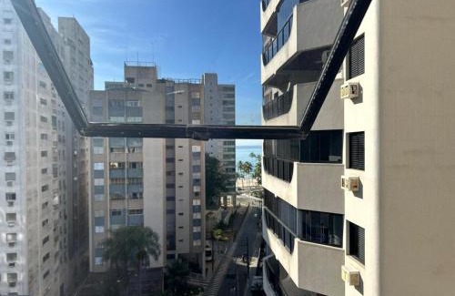 Pitangueiras Apartamento | Apto Pitangueiras Enorme 150m2, 200m da praia, vista, 2 vagas carro, piscina, servico praia, 3 quartos com ar condicionado e 3 banheiros