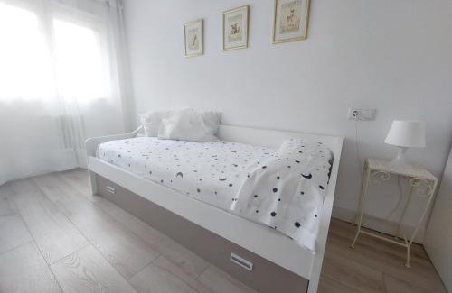 Gijon-Este Apartamento | Apto Ramón y Cajal,1- Céntrico y cerca de Playa San Lorenzo-3hab garaje opc
