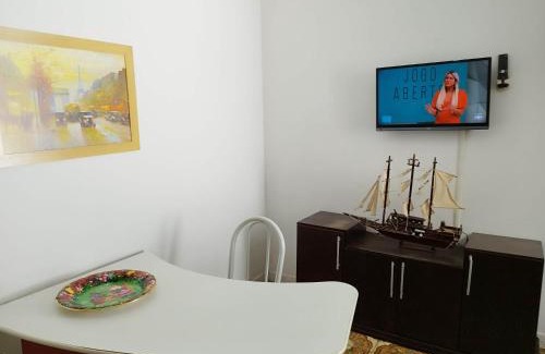 Centro de Vila Velha Apartamento | Apto tipo Casa 10 com 2 quartos bem grande Praia da Costa Centro Ar Condicionado Internet Mobiliado Geladeira Fogao TV