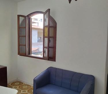 Centro de Vila Velha Apartamento | Apto tipo Casa 10 com 2 quartos bem grande Praia da Costa Centro Ar Condicionado Internet Mobiliado Geladeira Fogao TV