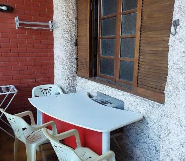 Centro de Vila Velha Apartamento | Apto tipo Casa 10 com 2 quartos bem grande Praia da Costa Centro Ar Condicionado Internet Mobiliado Geladeira Fogao TV