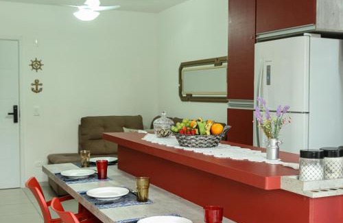 Pereque-Acu Apartamento | Aptº TOP 2 Quartos com Varanda, 400 m da Praia, em Condomínio com Piscinas, Sala, Smart TV, Sofá Cama, com 2 Banheiros, Cozinha Planejada Completa, Wi-Fi 200 mbps, Ares-condicionados, Churrasqueira, Máquina de Lavar e Tanque, Estacionamento, Portaria 24 h